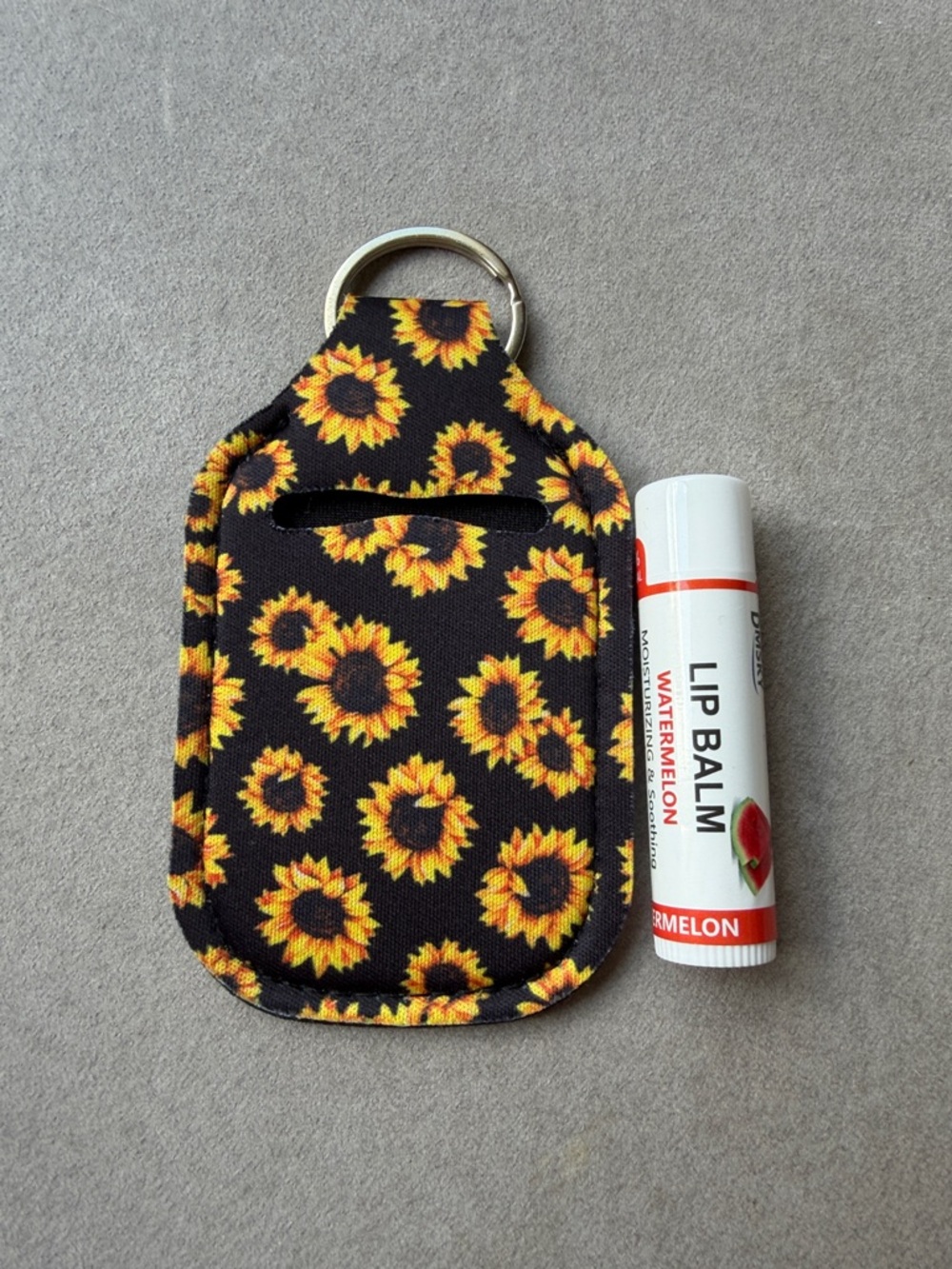 🎀 5 for $25 🎀 sunflower keychain holds two lip balms